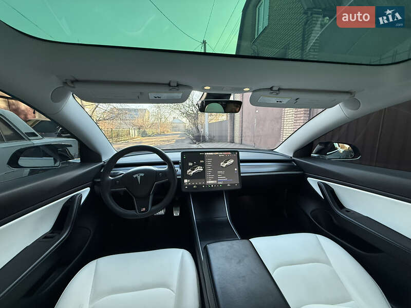 Седан Tesla Model 3 2019 в Кривом Роге