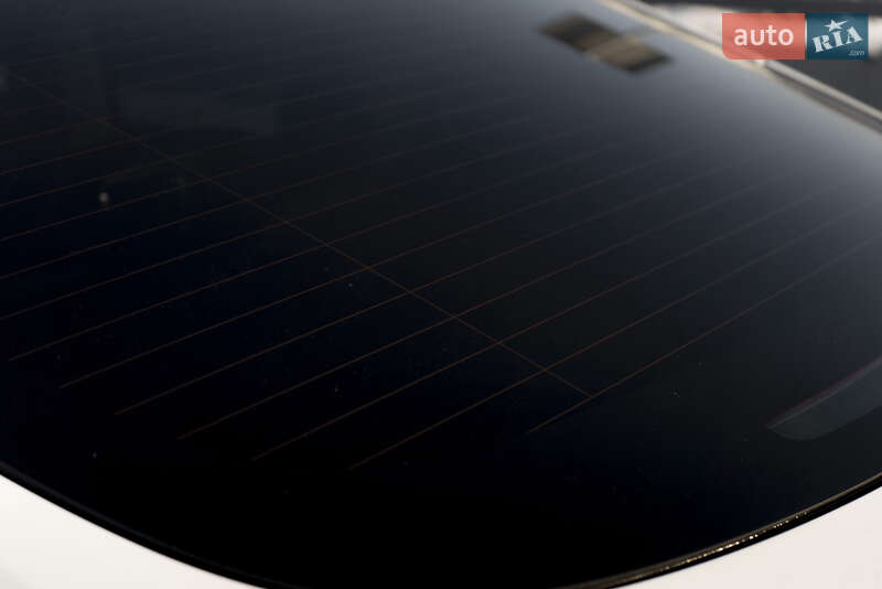 Седан Tesla Model 3 2021 в Ужгороді