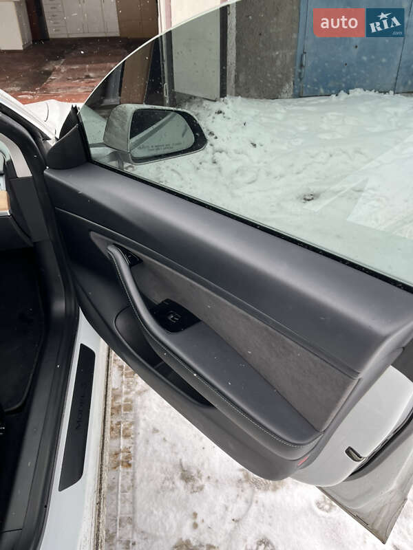 Седан Tesla Model 3 2019 в Борисполе фото 25 Седан Tesla Model 3 2019 в Борисполе