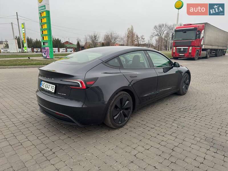 Седан Tesla Model 3 2024 в Новомосковську