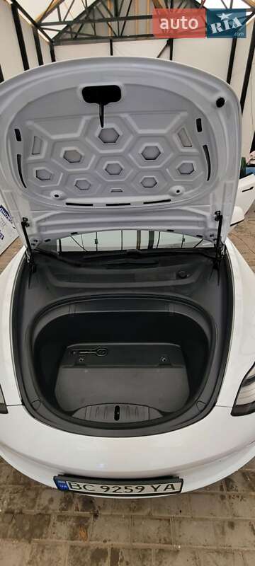 Седан Tesla Model 3 2019 в Львові фото 21 Седан Tesla Model 3 2019 в Львові