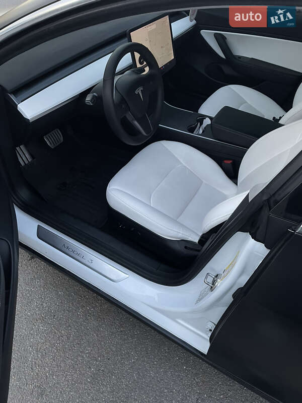 Седан Tesla Model 3 2020 в Львове фото 10 Седан Tesla Model 3 2020 в Львове