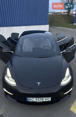 Седан Tesla Model 3 2020 в Львове