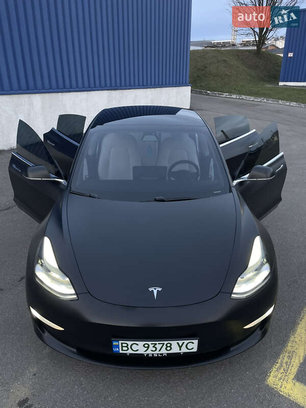 Седан Tesla Model 3 2020 в Львове фото 25 Седан Tesla Model 3 2020 в Львове