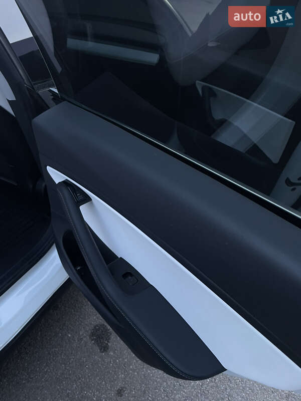 Седан Tesla Model 3 2020 в Львове фото 44 Седан Tesla Model 3 2020 в Львове