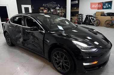Седан Tesla Model 3 2019 в Дрогобыче