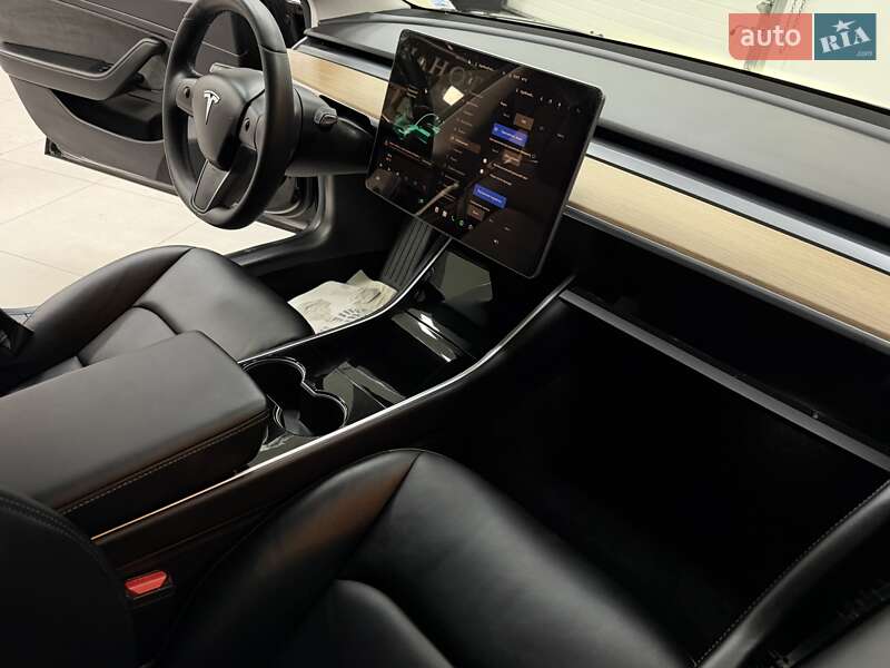 Седан Tesla Model 3 2019 в Дрогобичі фото 19 Седан Tesla Model 3 2019 в Дрогобичі