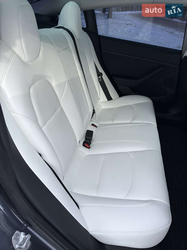 Седан Tesla Model 3 2023 в Днепре