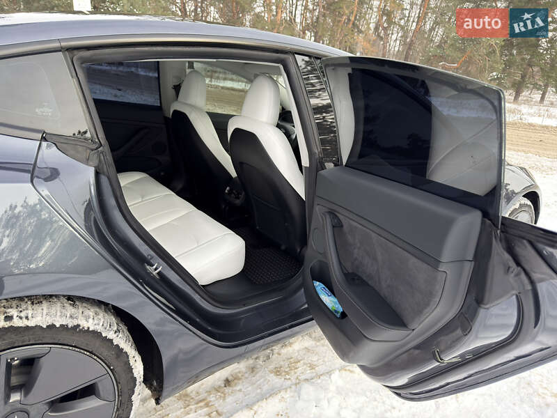 Седан Tesla Model 3 2023 в Днепре