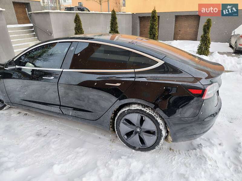 Седан Tesla Model 3 2018 в Ивано-Франковске