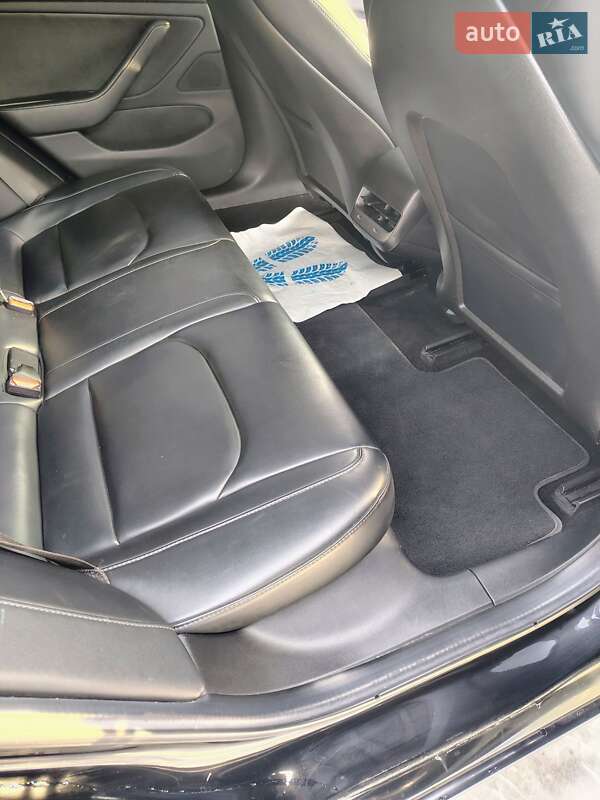 Седан Tesla Model 3 2018 в Ивано-Франковске