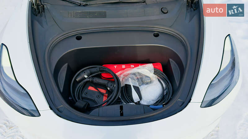 Седан Tesla Model 3 2021 в Києві