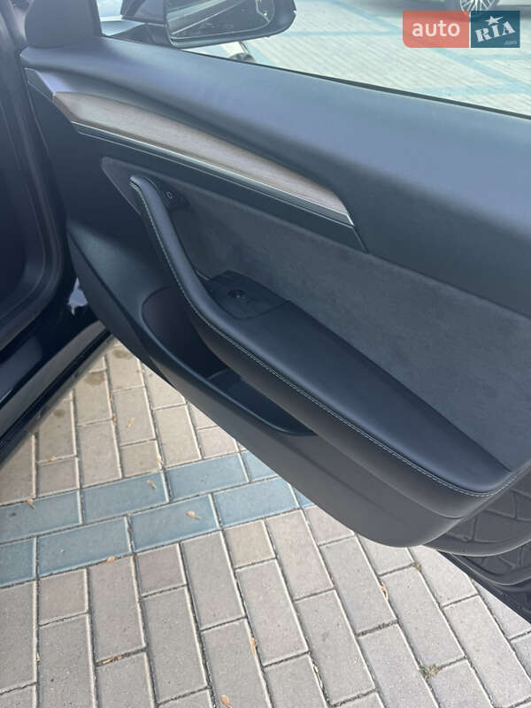 Седан Tesla Model 3 2023 в Измаиле фото 9 Седан Tesla Model 3 2023 в Измаиле