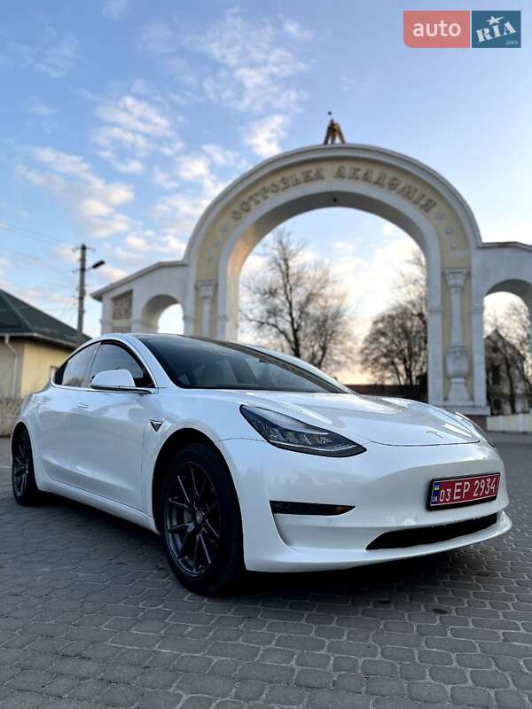 Tesla Model 3 2019