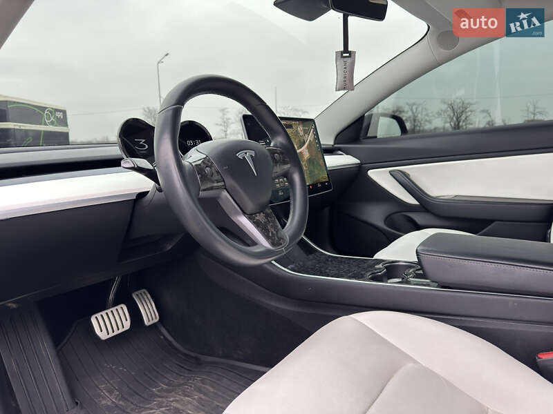 Седан Tesla Model 3 2018 в Николаеве