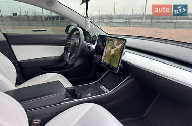 Седан Tesla Model 3 2018 в Николаеве