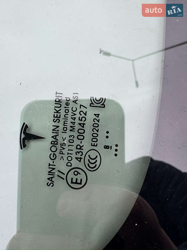 Седан Tesla Model 3 2018 в Николаеве