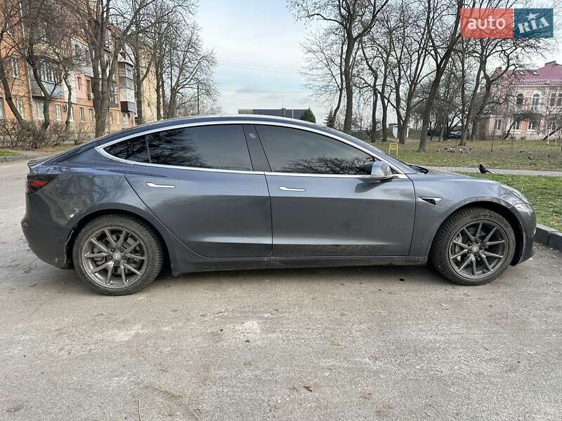 Седан Tesla Model 3 2020 в Киеве фото 4 Седан Tesla Model 3 2020 в Киеве