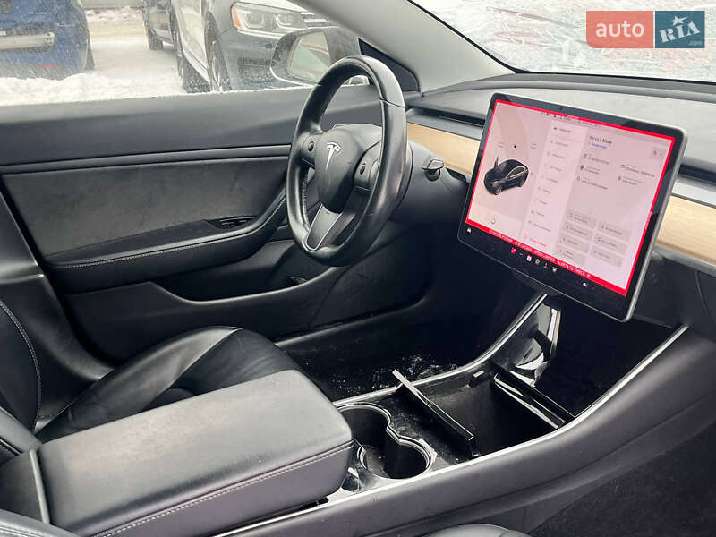 Седан Tesla Model 3 2018 в Луцке
