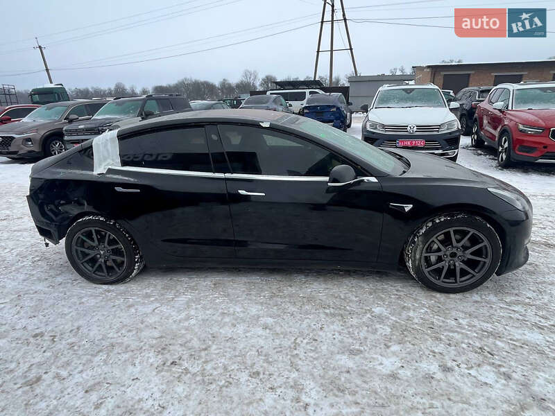 Седан Tesla Model 3 2018 в Луцке