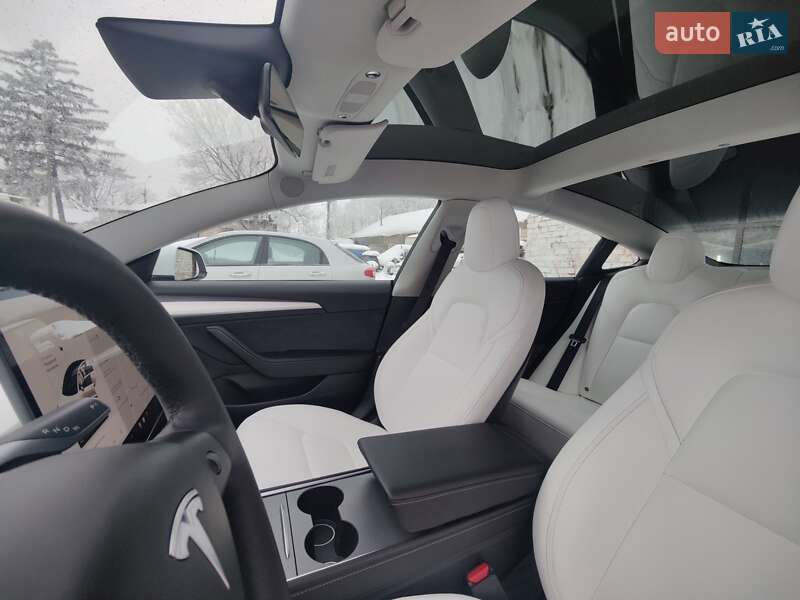 Седан Tesla Model 3 2021 в Киеве фото 20 Седан Tesla Model 3 2021 в Киеве