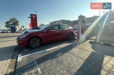 Седан Tesla Model 3 2019 в Киеве
