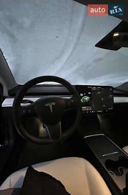 Седан Tesla Model 3 2021 в Львове