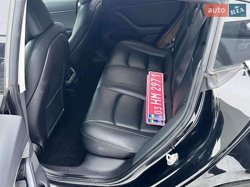 Седан Tesla Model 3 2018 в Луцьку