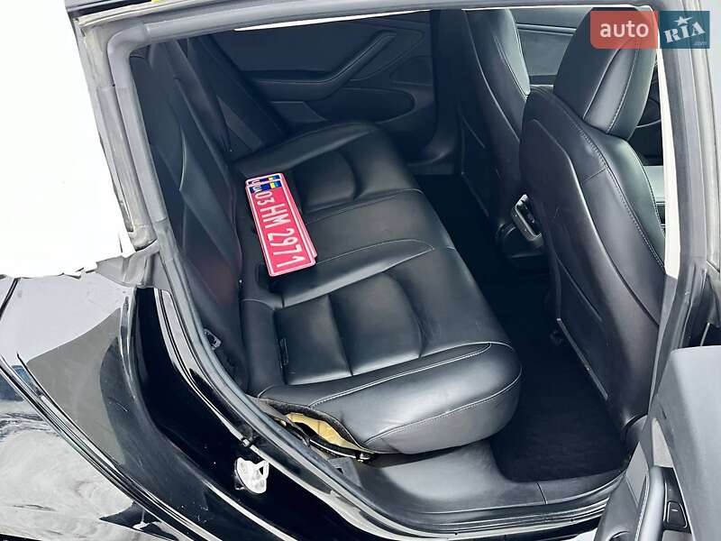 Седан Tesla Model 3 2018 в Луцьку