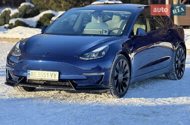 Седан Tesla Model 3 2023 в Дніпрі
