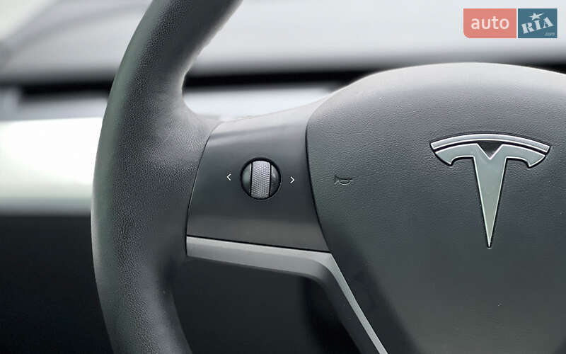 Седан Tesla Model 3 2022 в Львове