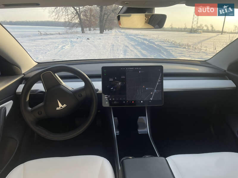 Седан Tesla Model 3 2020 в Києві