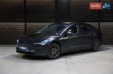 Седан Tesla Model 3 2025 в Луцке