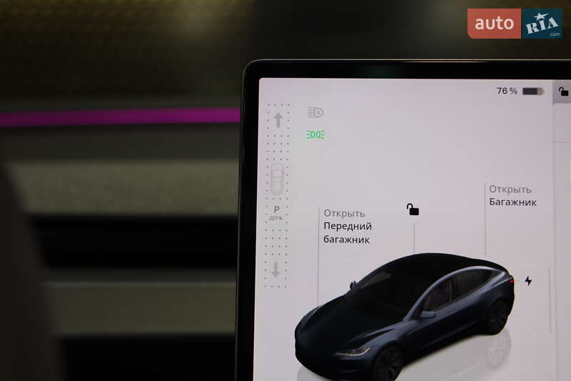 Седан Tesla Model 3 2025 в Луцьку
