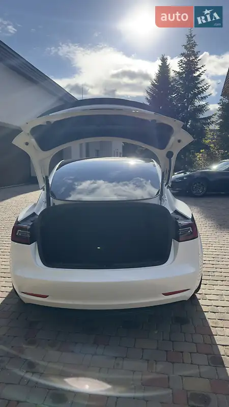 Tesla Model 3 2022 VIN LRW3E7EL6PC681667 фото оголошення 6 з 27