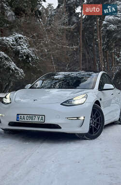 Седан Tesla Model 3 2019 в Киеве