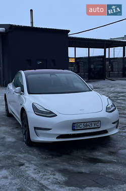 Седан Tesla Model 3 2018 в Львові