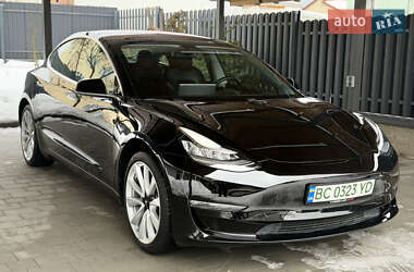 Седан Tesla Model 3 2019 в Львове