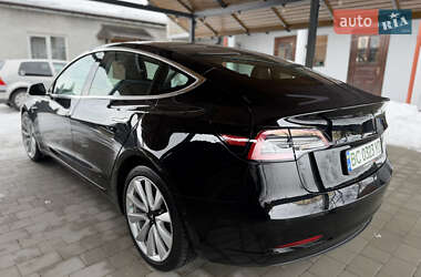 Седан Tesla Model 3 2019 в Львове