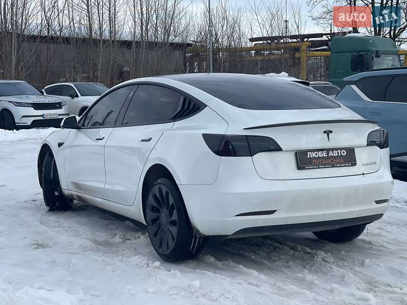 Седан Tesla Model 3 2023 в Львові