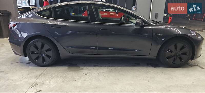 Седан Tesla Model 3 2024 в Киеве