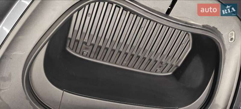 Седан Tesla Model 3 2024 в Киеве