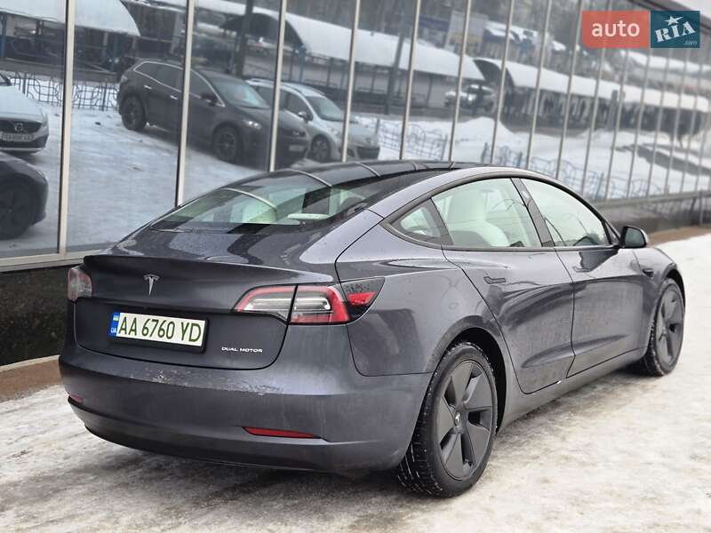 Седан Tesla Model 3 2023 в Киеве