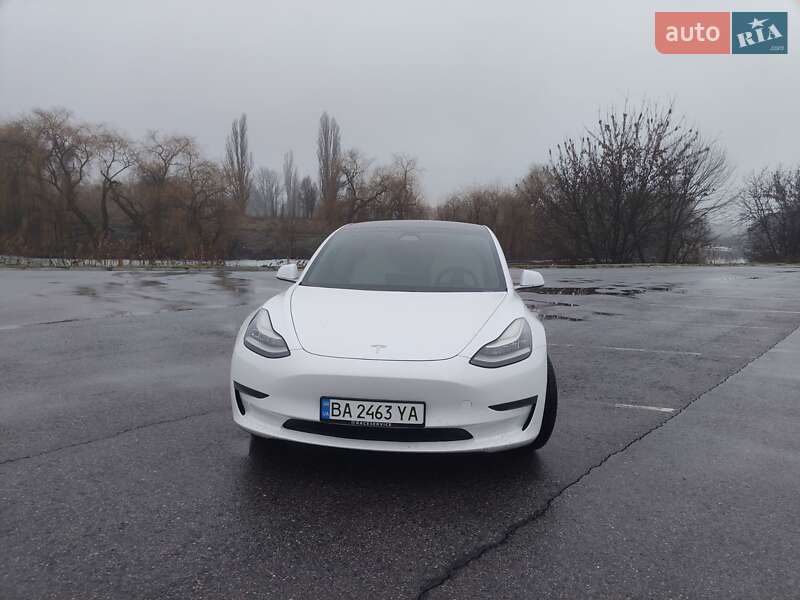 Седан Tesla Model 3 2020 в Александрие