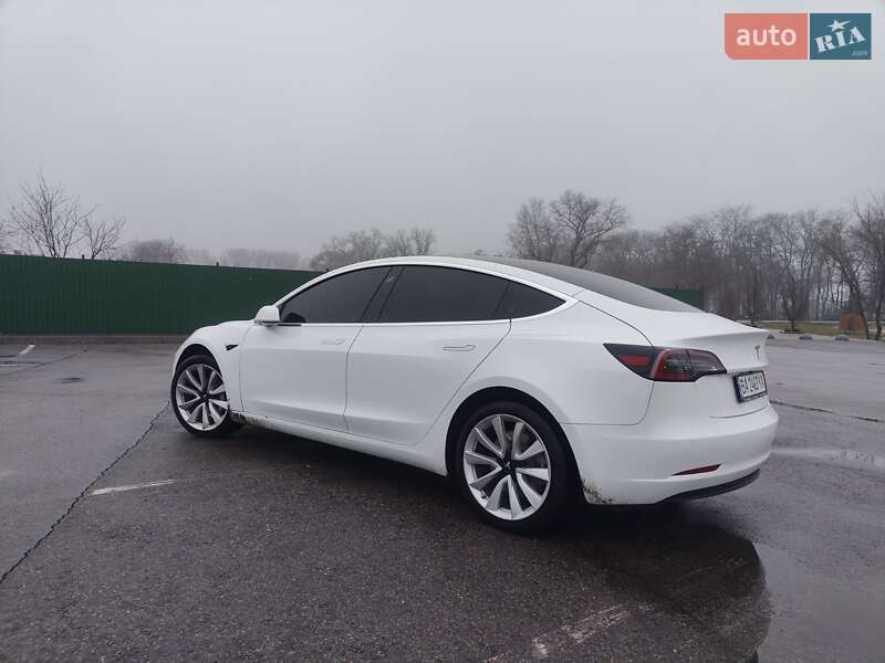 Седан Tesla Model 3 2020 в Александрие