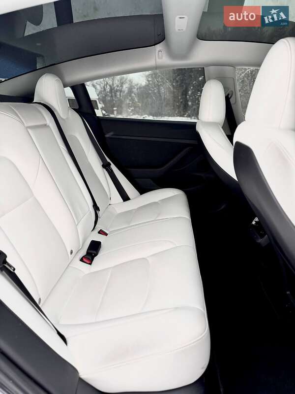 Седан Tesla Model 3 2023 в Харькове