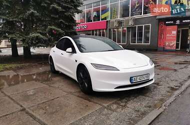 Седан Tesla Model 3 2024 в Кривом Роге