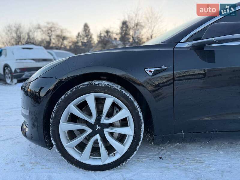Седан Tesla Model 3 2018 в Луцьку