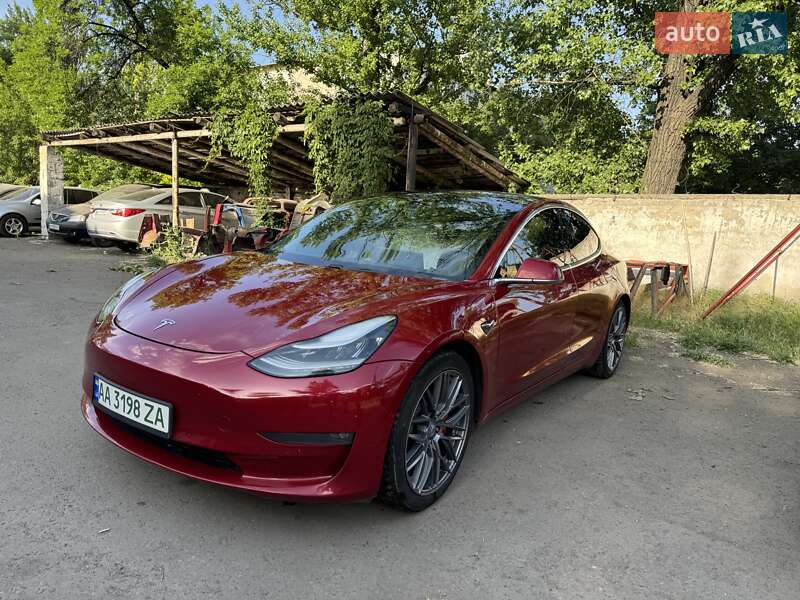 Седан Tesla Model 3 2019 в Днепре
