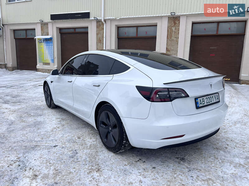 Седан Tesla Model 3 2020 в Виннице
